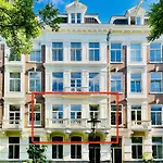 New Stylish 1 Bedroom Apt W/ 2 Balconies In Centrum
